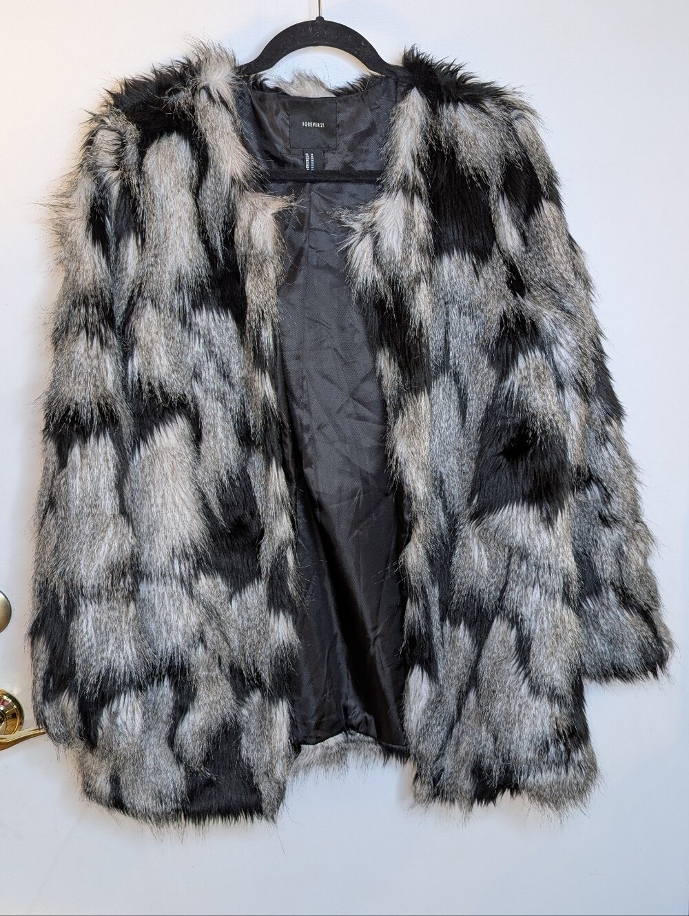 Forever 21 Black & Gray Faux Fur Jacket Size Medium
